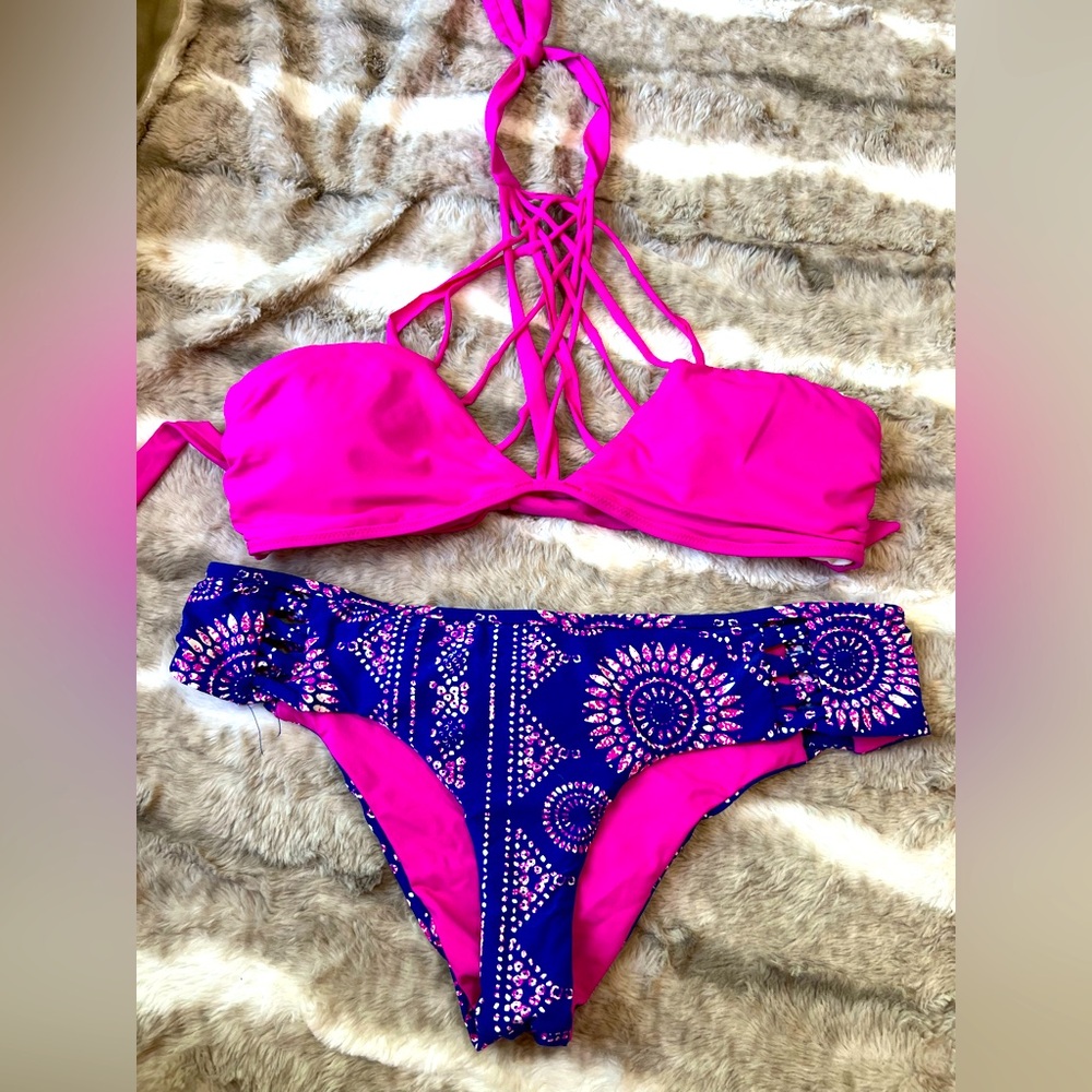 O'Neill Hot Pink Bikini two piece strappy swimsuit. Scrunch bottom